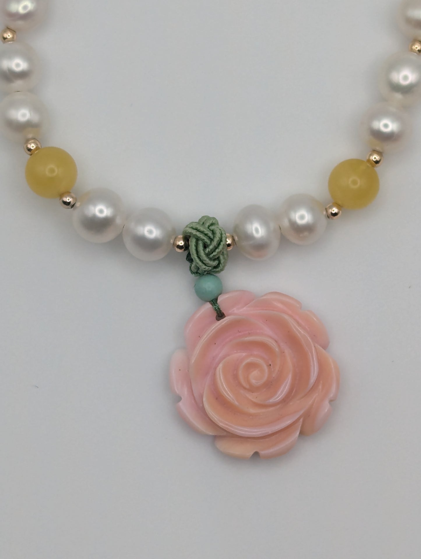 Queen shell and pearl necklace